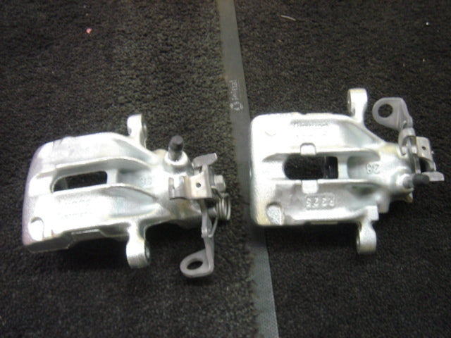 REAR BRAKE CALIPER LH RH PAIR AUDI A6 C5 A4 B5 VW PASSAT 3B2 3B3 SKODA SUPERB
