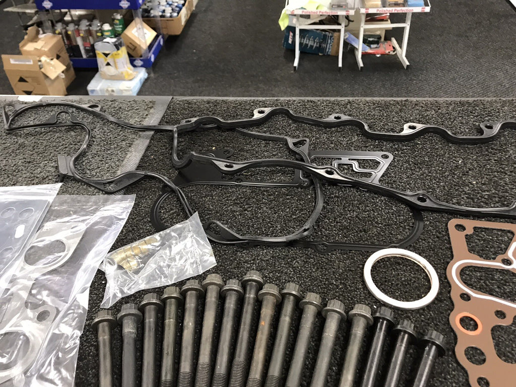 FOR TOYOTA HIACE HILUX SURF 2.4D 2LT FULL HEAD GASKET SET CYLINDER HEAD BOLT