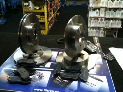 FOR NISSAN ALMERA GTI BRAKE DISC PADS FRONT REAR BRAKE DISCS & PADS NEW