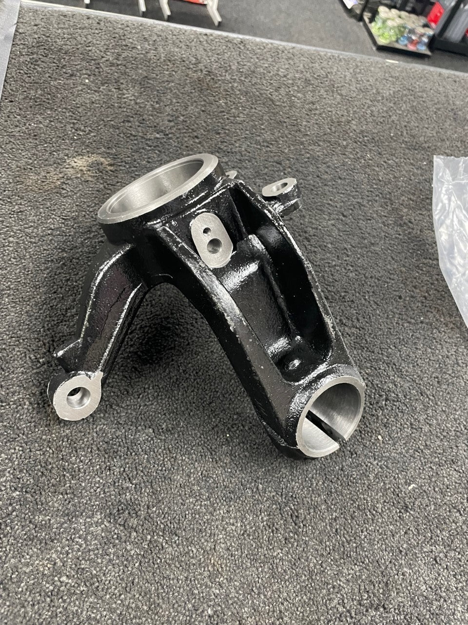 FRONT PASSENGER LH STEERING KNUCKLE WHEEL BEARING CARRIER MONDEO MK3 2000-2007