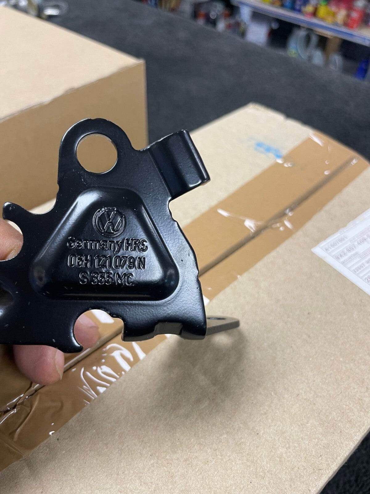 AUDI A4 A5 A6 Q5 ALLROAD ADDITIONAL SECONDARY COOLANT PUMP BRACKET 06H121079N