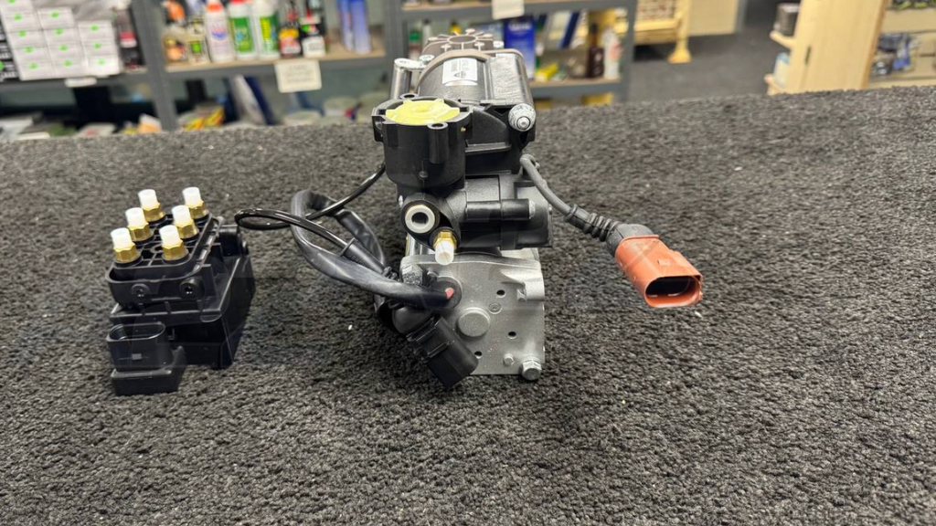 AIR SUSPENSION AIR COMPRESSOR PUMP FIT BENTLEY CONTINENTAL GT GTC FLYING SPUR