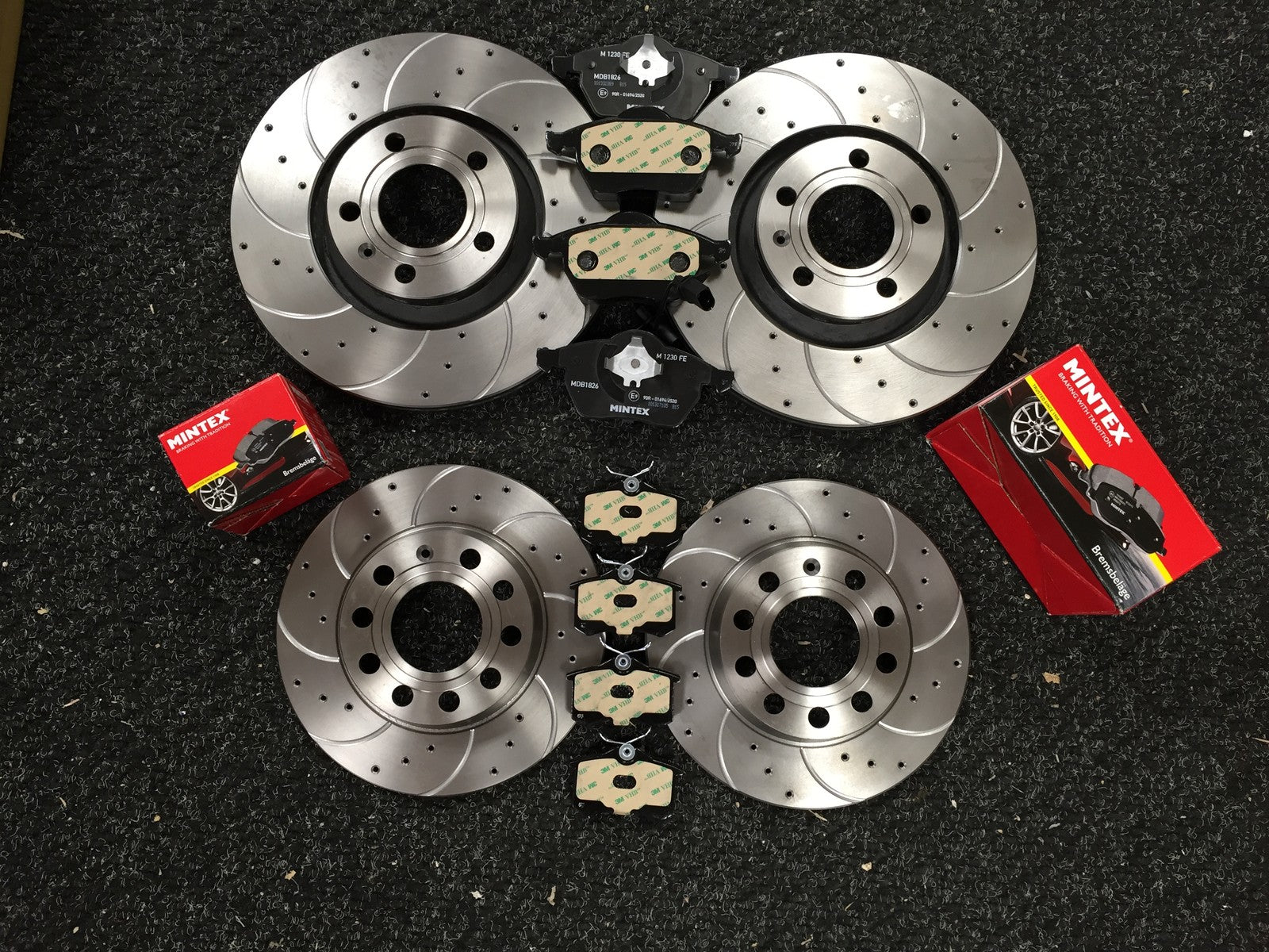 FOR AUDI A3 SPORTBACK TDI SLINE140BHP BRAKE DISC DRILLED GROOVED PAD FRONT REAR
