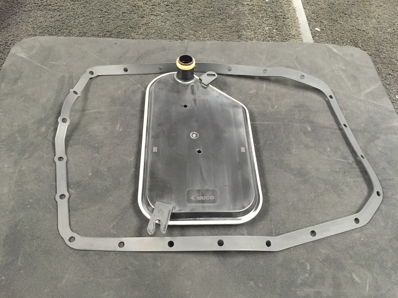 728i 2.8 E38 01/96-07/02  AUTOMATIC GEARBOX TRANSMISSION  FILTER SUMP PAN