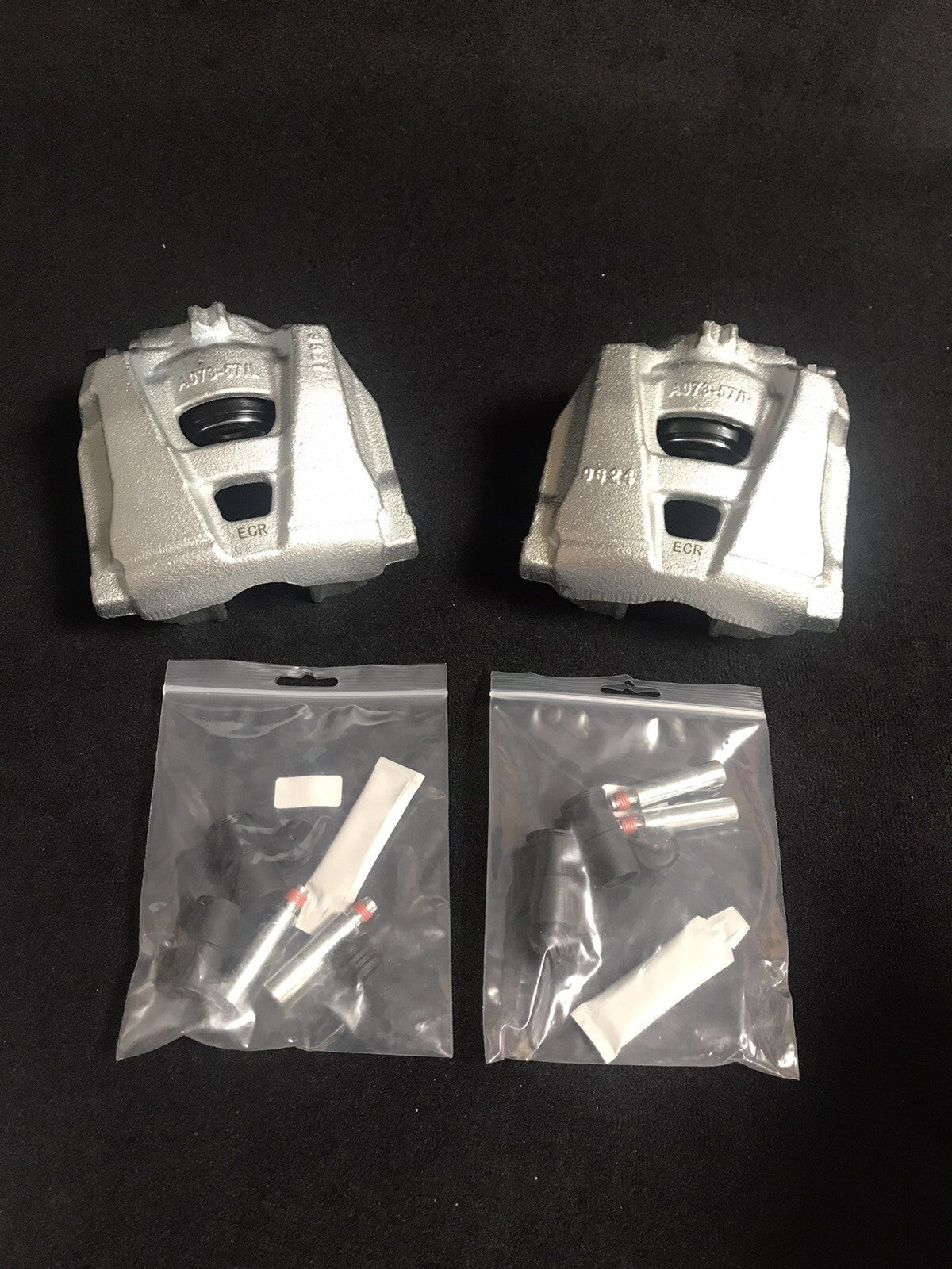 2 FRONT BRAKE CALIPER+SLIDER PIN KITS FOR AUDI FOR AUDI A4 2007-15 314MM DISCS