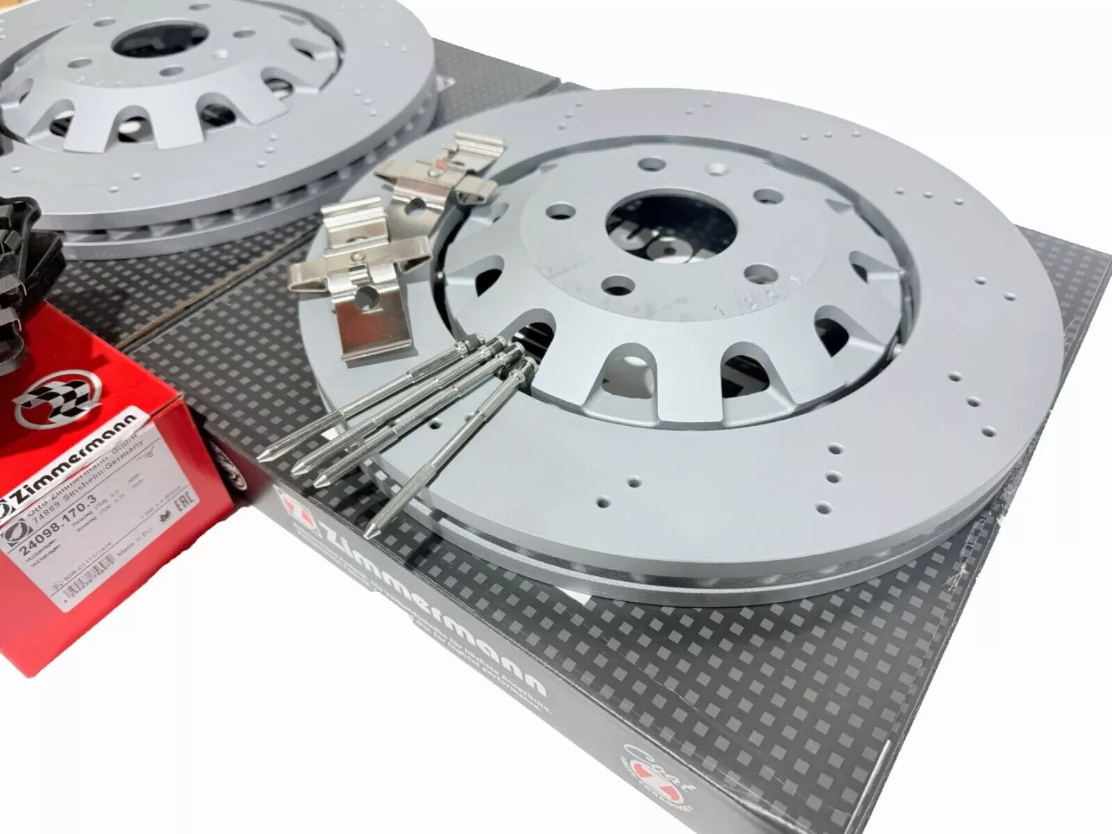 Audi TTRS 2.5 (2009-2014) OEM FRONT BRAKE DISC BRAKE PADS