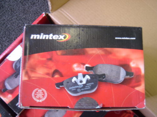 AUDI  A6 ALLROAD C5 2.5 2.7 MINTEX FRONT BRAKE PADS 