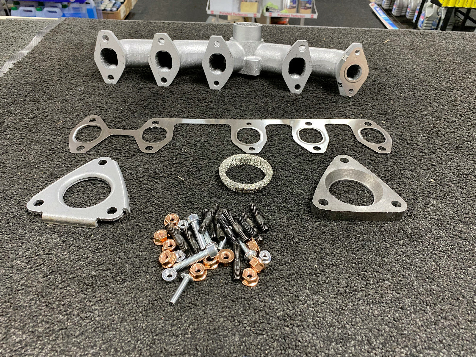 FOR VW TOUAREG TRANSPORTER T5 MULTIVAN 2.5TDi 2003-2009 EXHAUST MANIFOLD KIT NEW