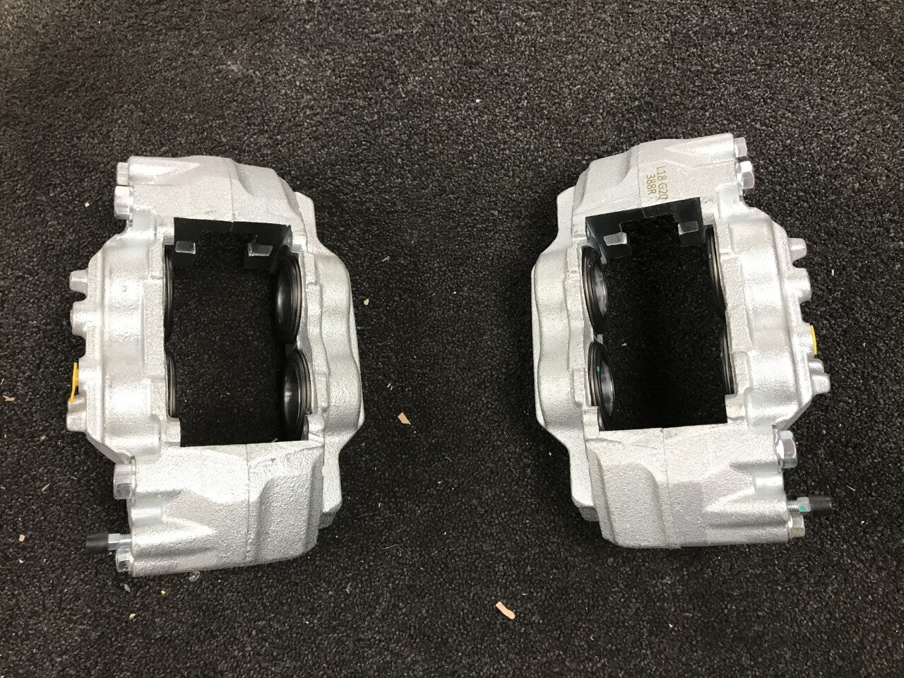 FOR MITSUBISHI SHOGUN SPORT PAJERO 3.2 FRONT BRAKE CALIPERS LH + RH 4 PISTON