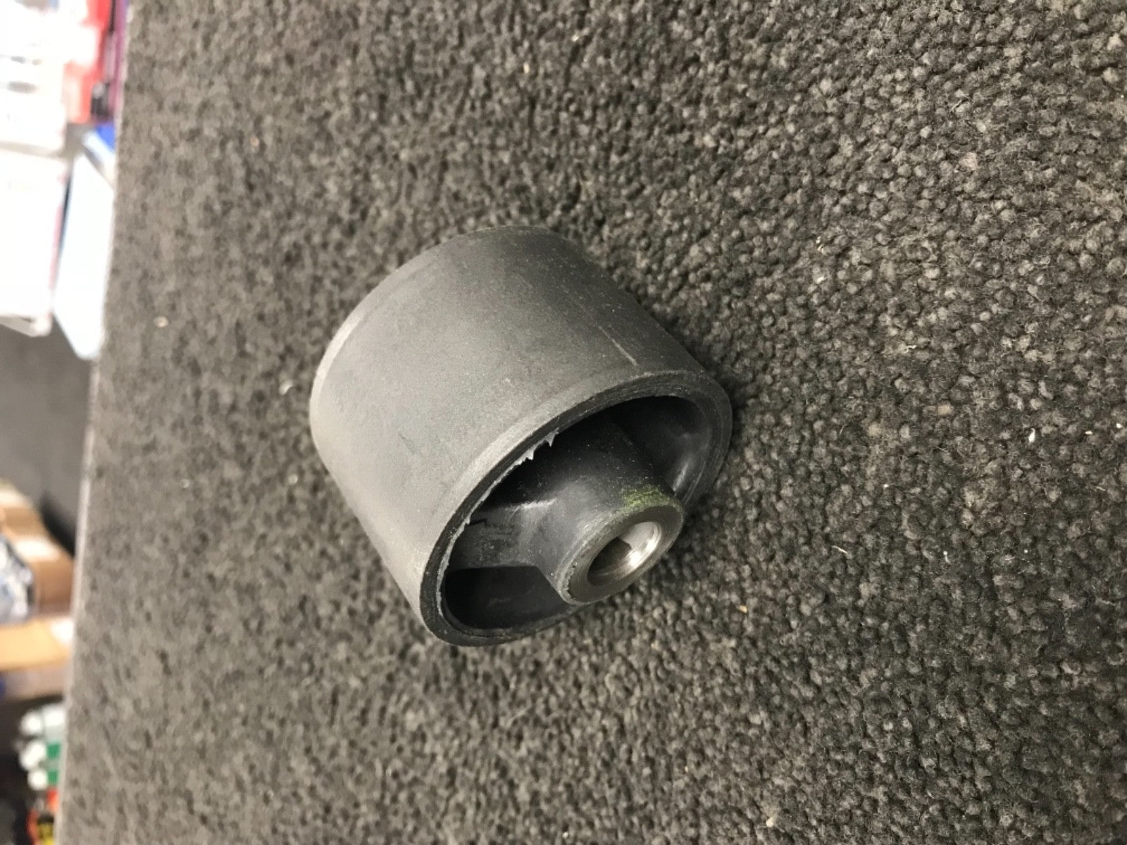 VOLVO 850 S70 V70 C70  TOP ENGINE MOUNT BUSH BUSHING HD HEAVY DUTY 9434263 