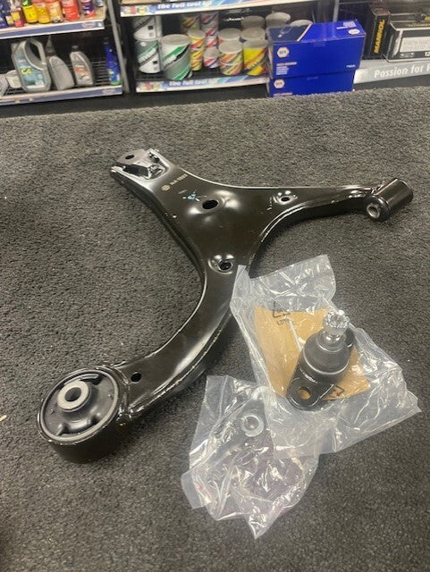 KIA RIO 1.4 1.5 1.6  NS LH  FRONT LOWER SUSPENSION WISHBONE ARM + BALL JOINT