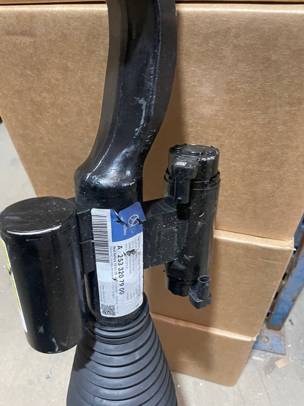 NS LH AIR SUSPENSION STRUT SHOCK ABSORBER C253 GLC300 GLC43 GLC63 AMG 4Matic