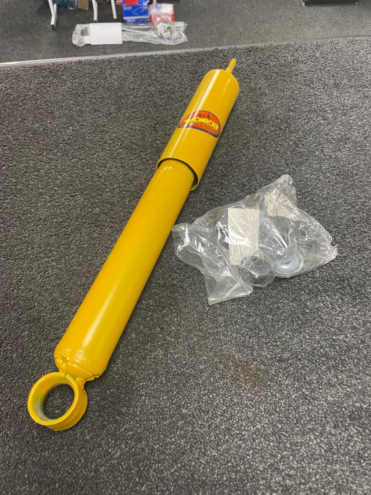 FOR TOYOTA LANDCRUISER COLORADO PRADO SHOCK ABSORBER REAR 