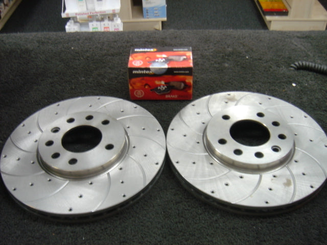 VAUXHALL VECTRA B 1995-02 DRILLED GROOVED BRAKE DISCS MINTEX BRAKE PADS 5 STUD 