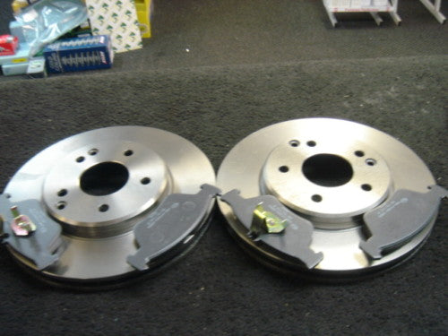 FOR MERCEDES C250TD ESTATE FRONT BRAKE DISCS PADS