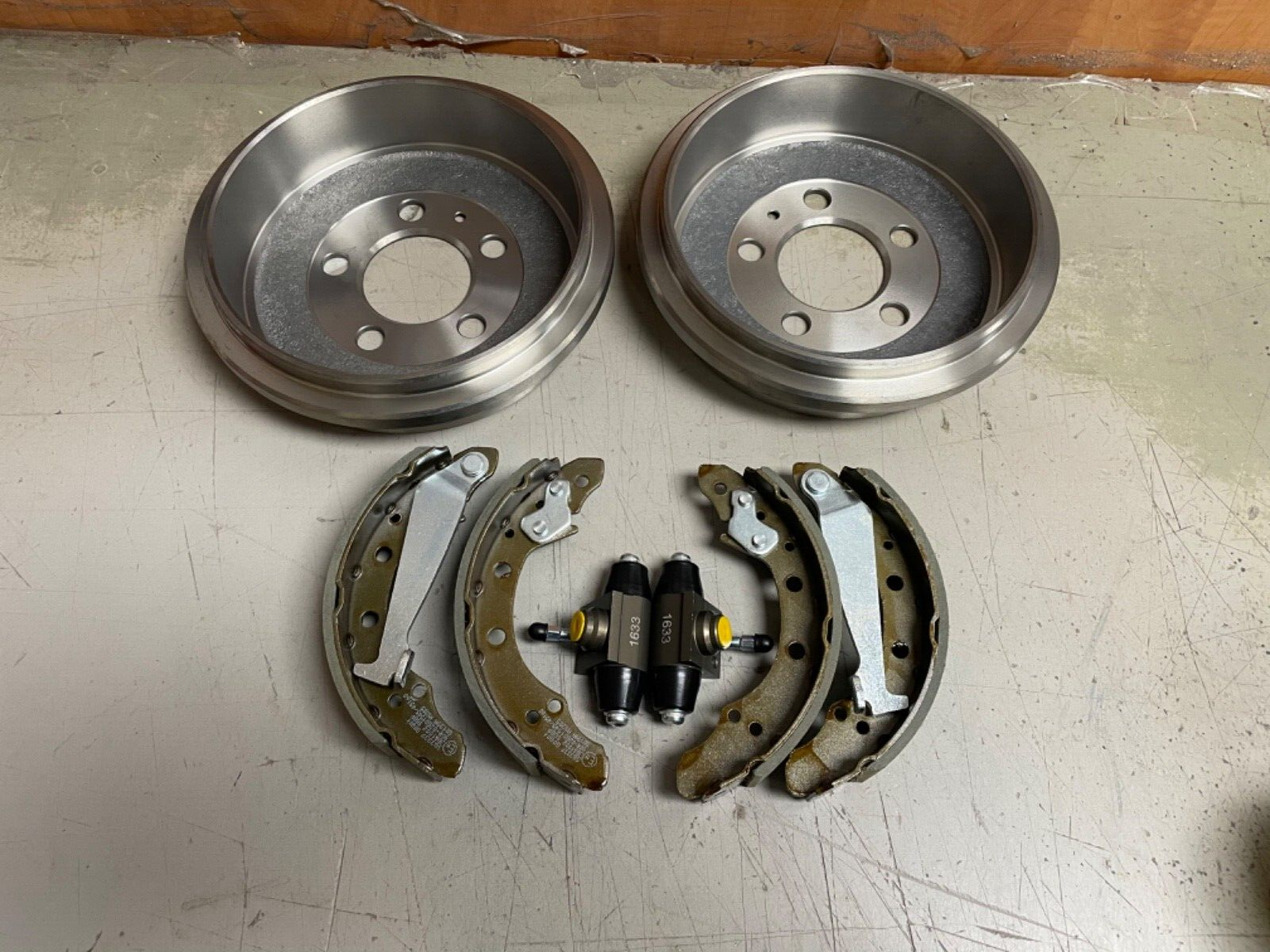 SKODA FABIA POLO CORODBA IBIZA 2 REAR BRAKE DRUMS  BRAKE SHOES CYLINDER 5 STUD