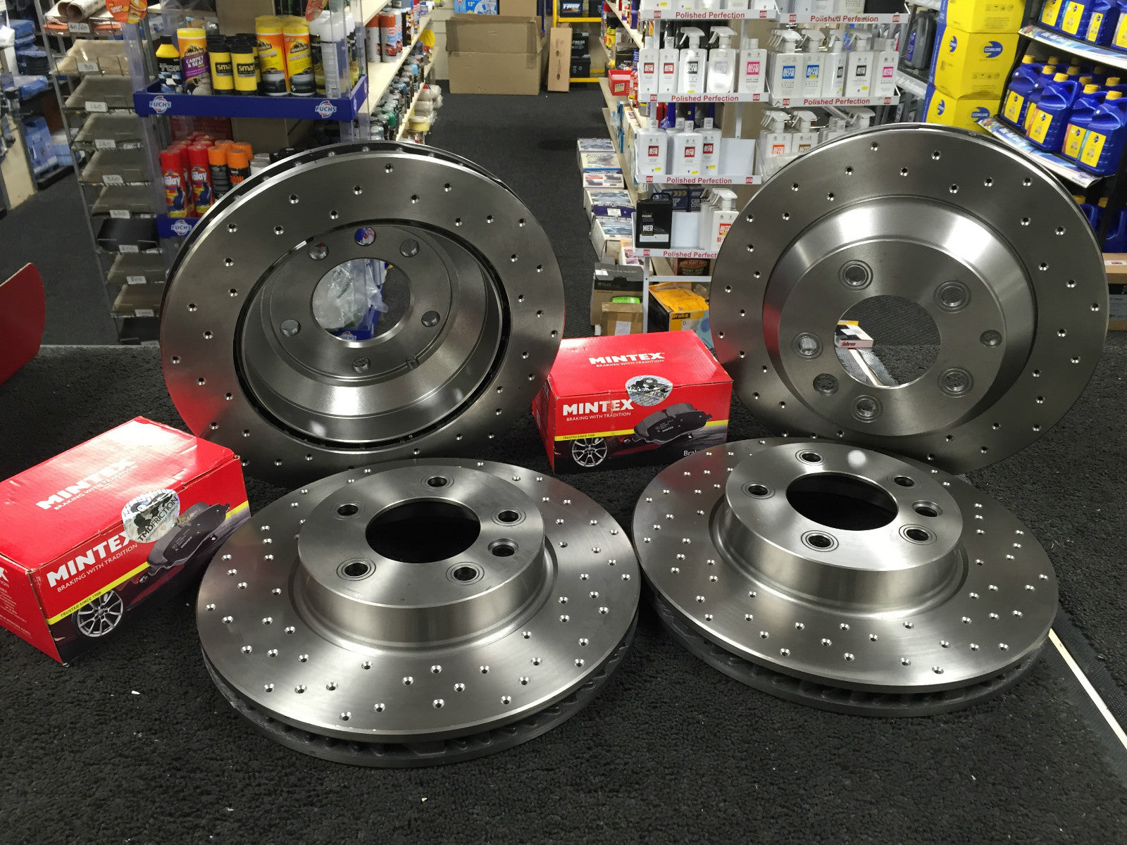 AUDI A7 3.0TFSi 2010 PERFORMANCE BRAKE DISC CROSS DRILLED FRONT REAR PADS