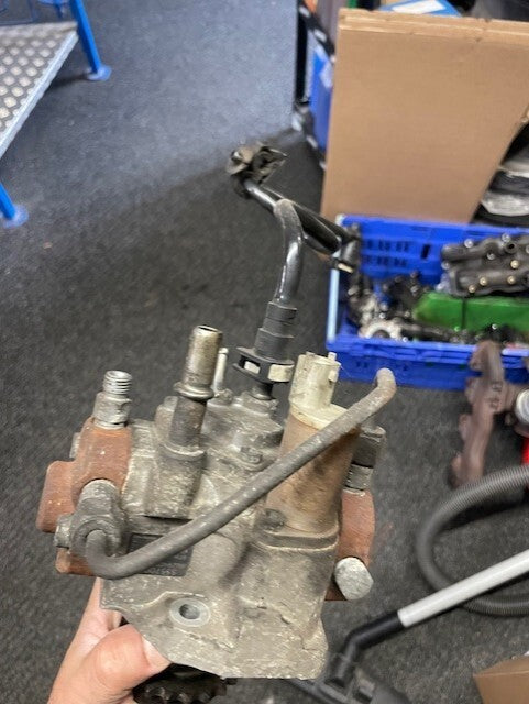 ASTRA INSIGNIA ZAFIRA .6CDTI B16DTE  DIESEL HIGH PRESSURE  FUEL PUMP 55570040