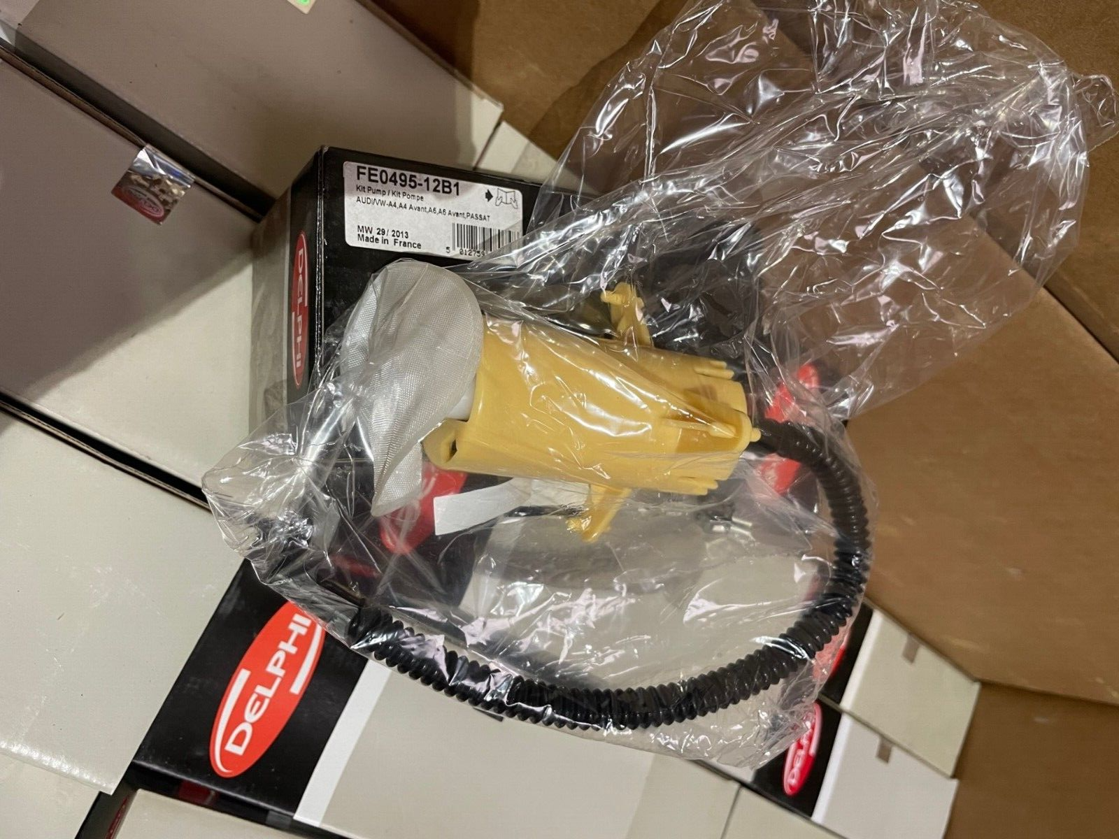 GENUINE DELPHI ELECTRIC FUEL PUMP AUDI A4 1.6 1.8 2.4 2.8 8D5 B5  FE0495