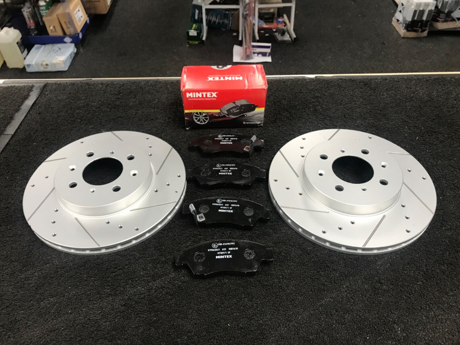 FOR  CIVIC 1.6VTEC TYPE S DRILLED GROOVED BRAKE DISC MINTEX BRAKE PAD FRONT