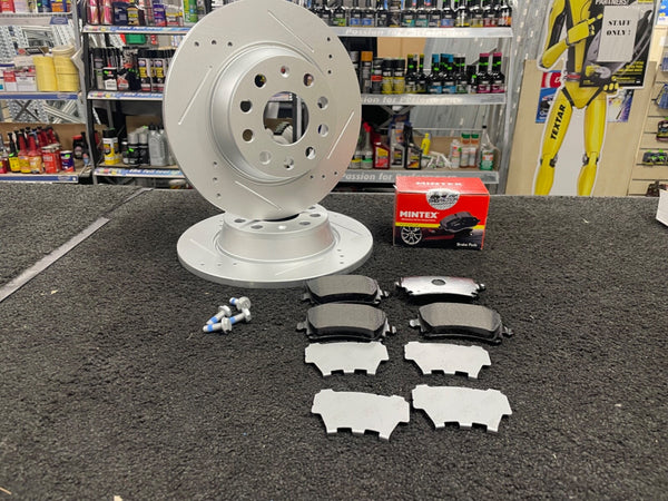 FOR AUDI A3 VW GOLF SEAT SKODA REAR 282MM DRILLED GROOVED BRAKE DISCS WITH PADS