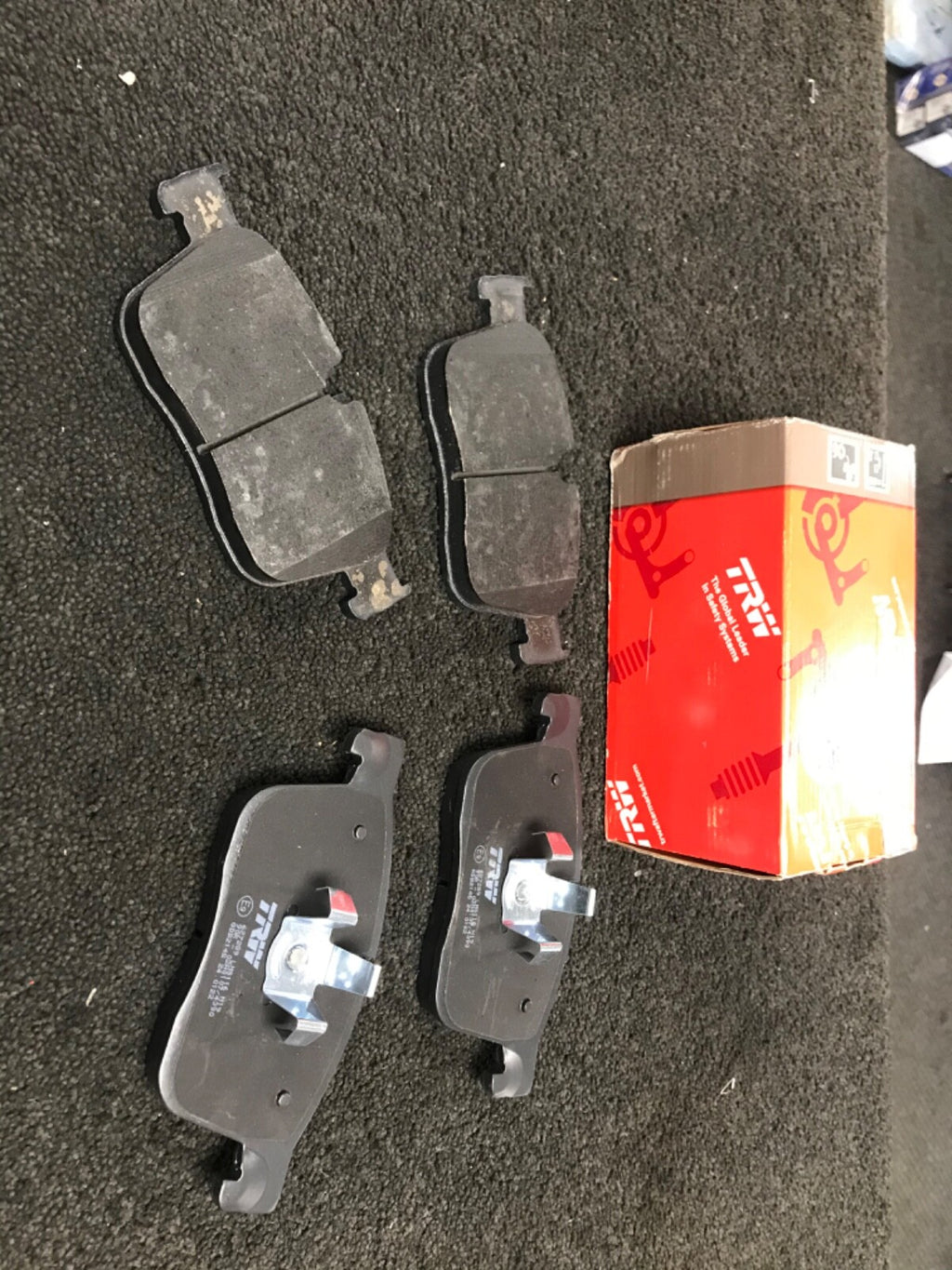 FOR JAGUAR F-PACE XF XE 2015 ON FRONT BRAKE PADS GENUINE TRW GDB2145