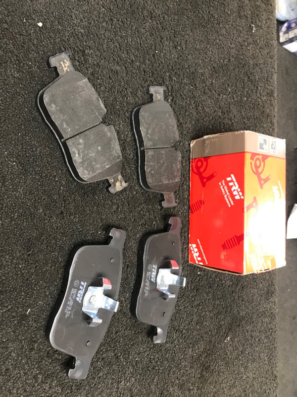 FOR JAGUAR F-PACE XF XE 2015 ON FRONT BRAKE PADS GENUINE TRW GDB2145