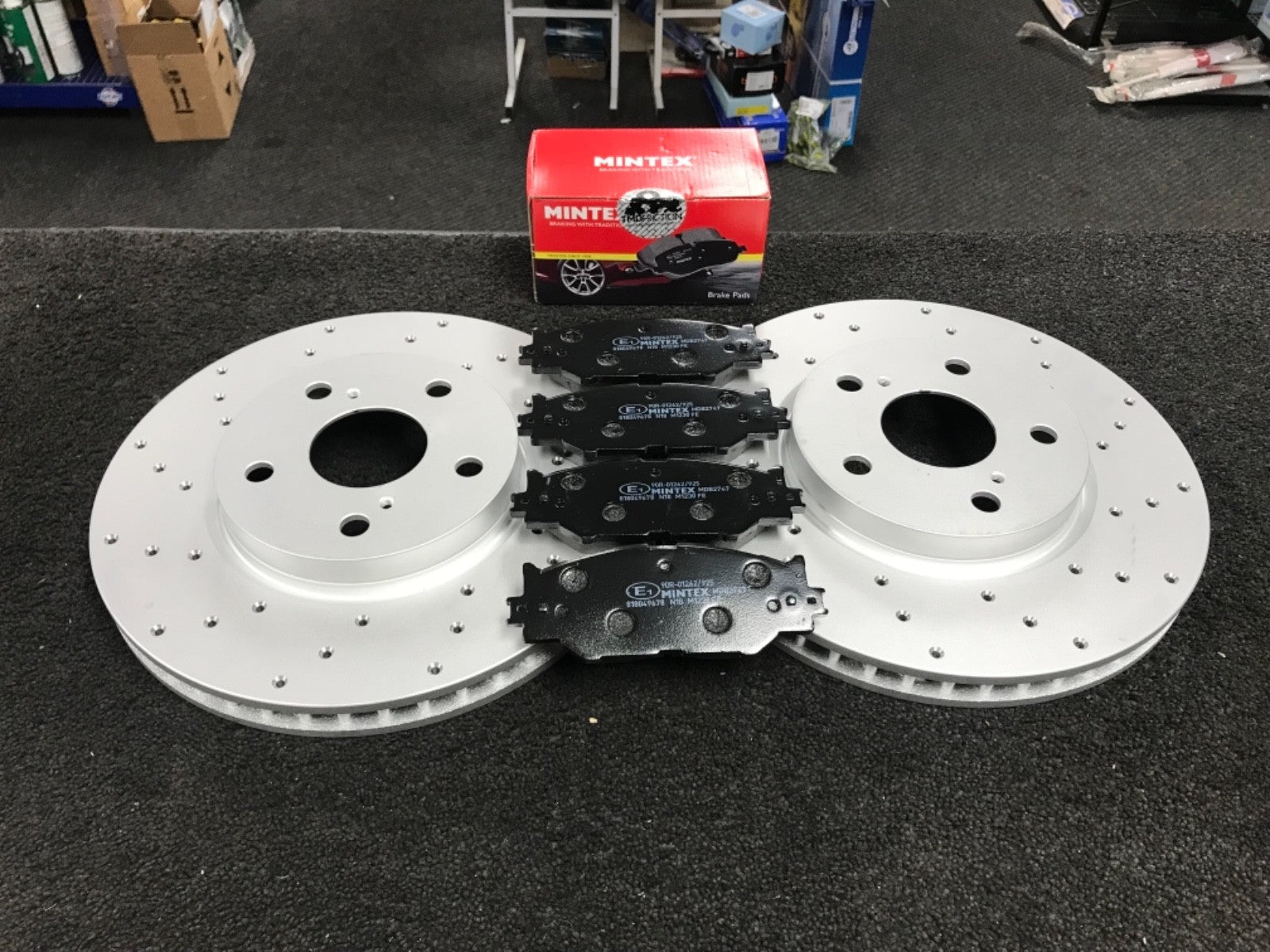 FOR IS250 IS220D IS200D IS250C BRAKE DISC CROSS DRILLED MINTEX BRAKE PAD FRONT