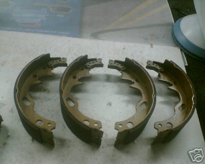 FOR NISSAN CABSTAR  1993 - 2000 REAR BRAKE SHOES 295MM