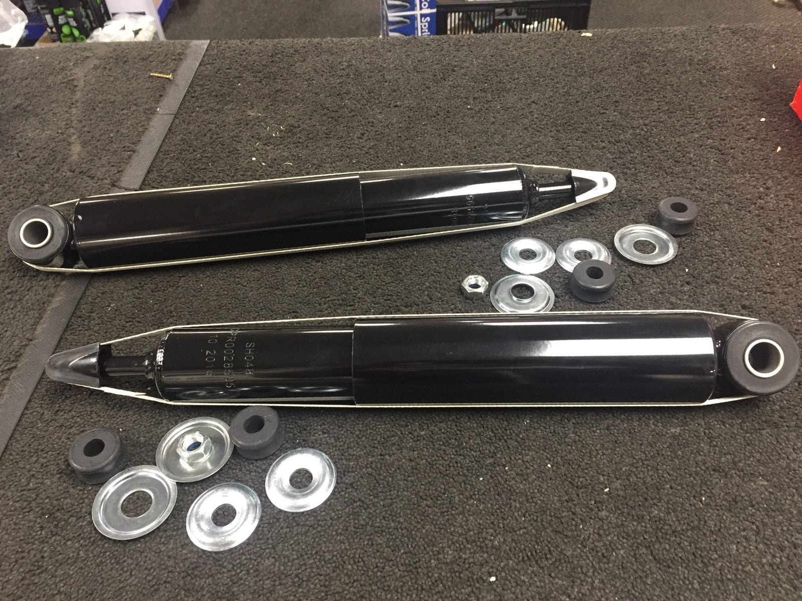 LANDROVER DEFENDER 90 110 200TDi 300TDi TD5 REAR SHOCK ABSORBER GAS HEAVY DUTY