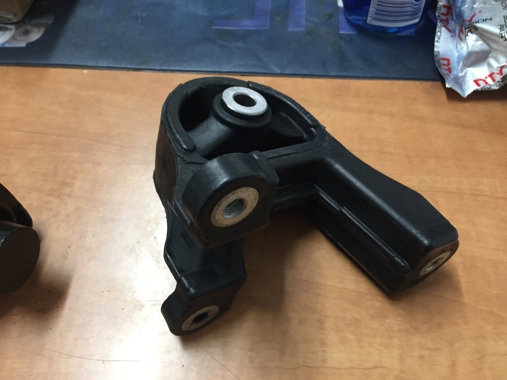 FOR HONDA CRV 01-06 REAR DIFF DIFFERENTIAL SUPPORT ARM BUSH MOUNT / MOUNTING