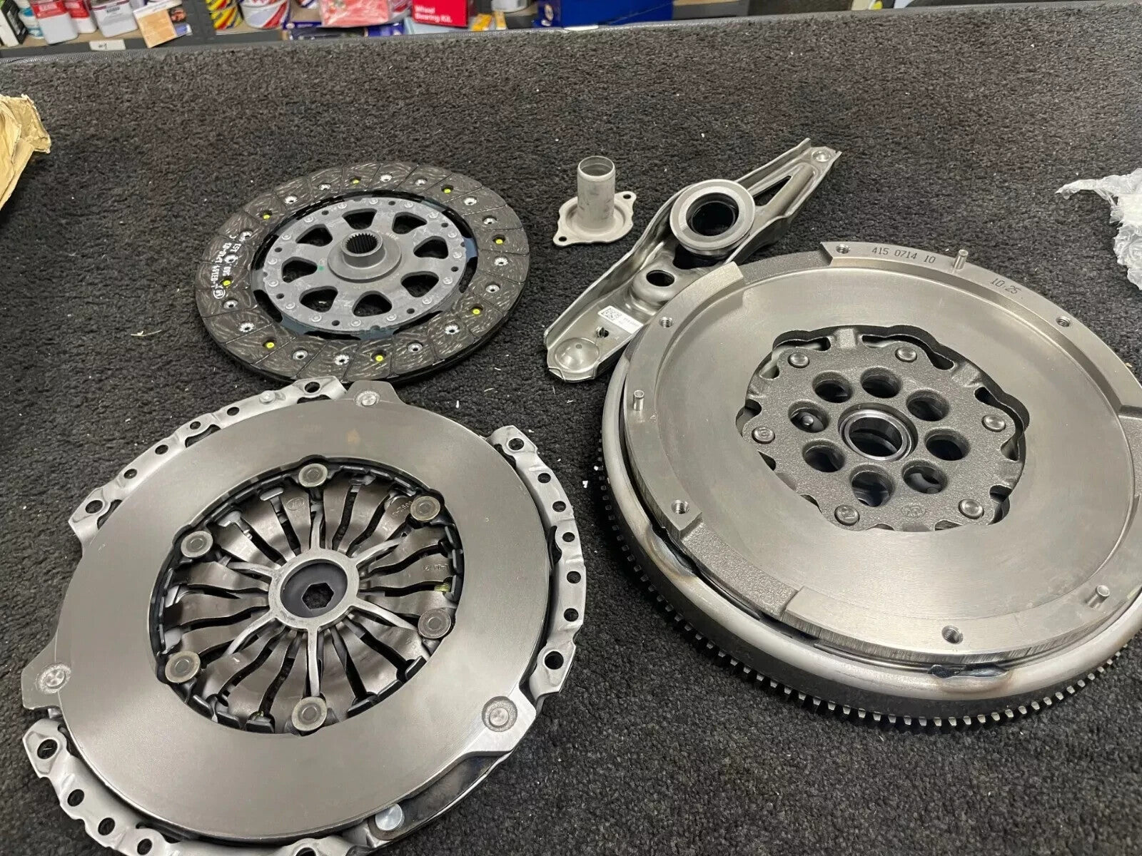 DUAL MASS FLYWHEEL CLUTCH KIT FOR MINI ONE COOPER F55 F56 F57 1.5 1.5D DIESEL