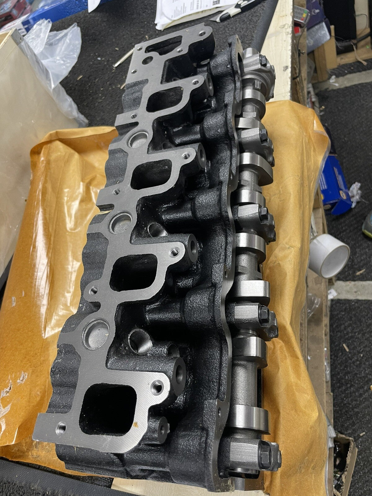CYLINDER HEAD COMPLETE FOR TOYOTA LANDCRUISER HILUX SURF LN130 2.4TD 2L 2LT  3L