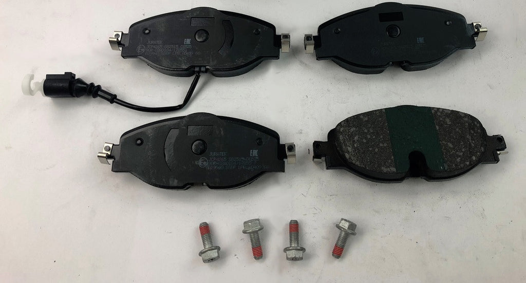 Front Brake Pads Set Fits Golf Passat A3 Octavia TT Superb Leon 5Q0698151