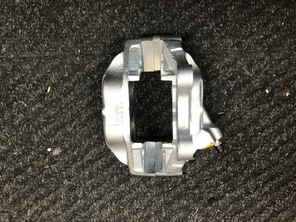 NEW UPGRADED FOR AUSTIN PRINCESS 4 POT BRAKE CALIPERS PADS ESCORT CAPRI TRIUMPH