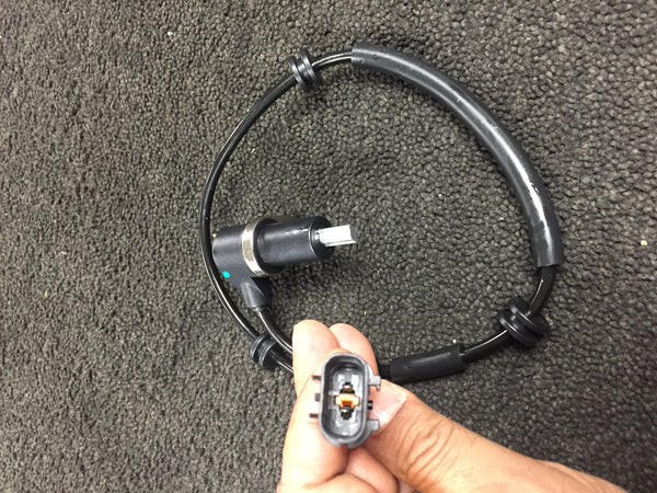 FOR HYUNDAI TERRACAN 01-06 FRONT LEFT NEARSIDE PASSENGER ABS WHEEL SPEED SENSOR