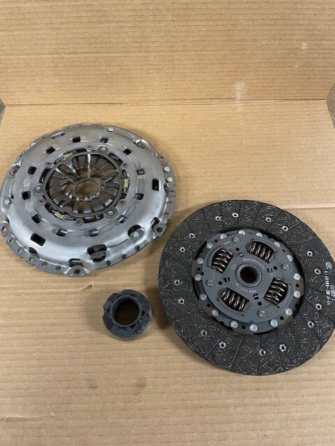 FOR FORD TRANSIT 2.4Di TDCI MK6 2002-2006 3PCE CLUTCH KIT  LUK 625302200