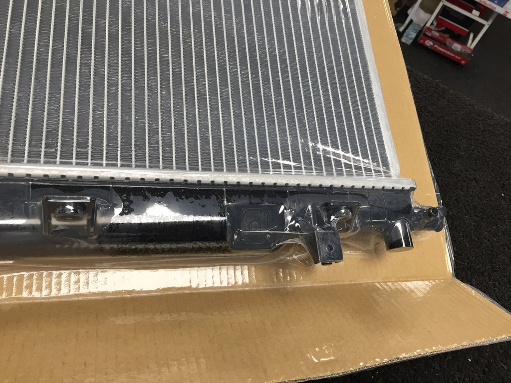 FOR SUBARU IMPREZA BUGEYE WRX 2.0TURBO BUGEYE RADIATOR FITS SALOON ESTATE MODEL
