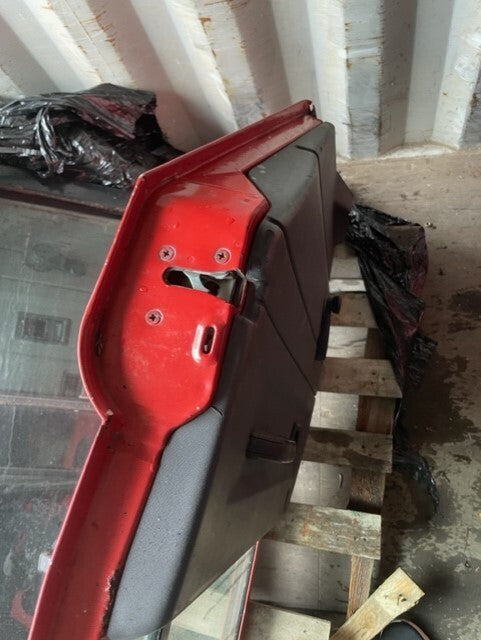SECOND ROW DOOR OS RH DRIVER SIDE  DOOR LAND ROVER DEFENDER 110 TDI TD5 RED