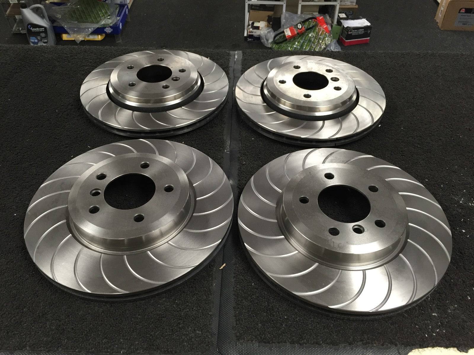FOR BMW 330D E46 PERFORMANCE GROOVED BRAKE DISCS DISC  PADS FRONT & REAR SET 