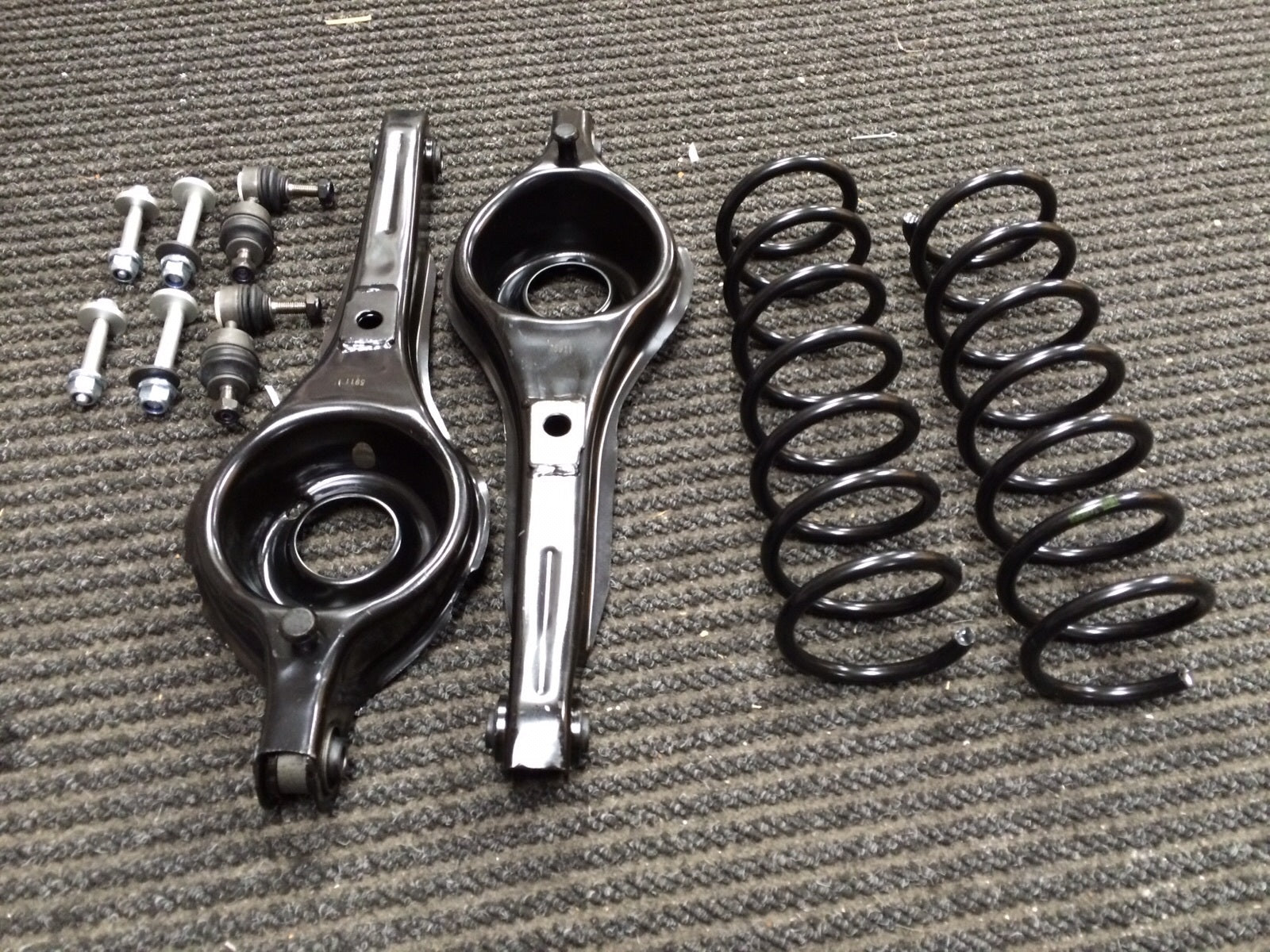 FORD FOCUS MK2 FOCUS  REAR AXLE WISHBONE ARM ANTI ROLL BAR LINK COIL SPRING