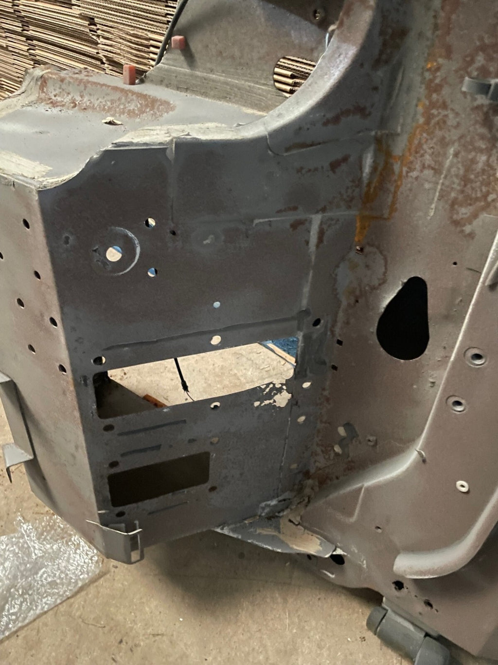 LANDROVER  DEFENDER 110 90 TDI BULKHEAD FOR LHD ONLY USED NEEDING REPAIR