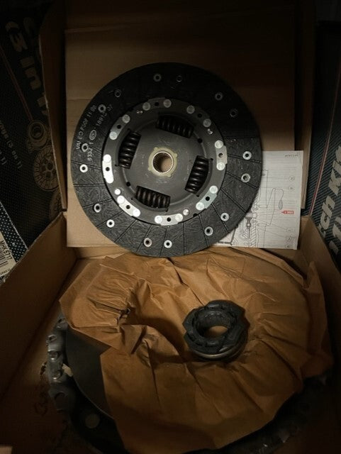 CLUTCH KIT  3 FOR VW PASSAT B3 B4 CORRADO 2.0 VW GOLF MK3 2.0GTI  228MM