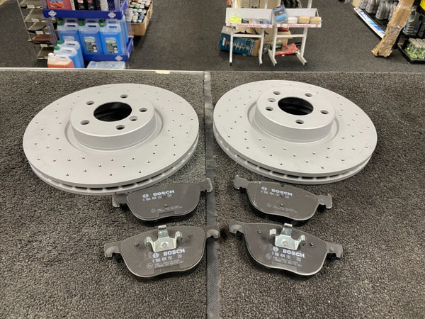 BMW X5 Xdrive 30D MSPORT BRAKE DISCS  CROSS DRILLED BRAKE PADS FRONT 