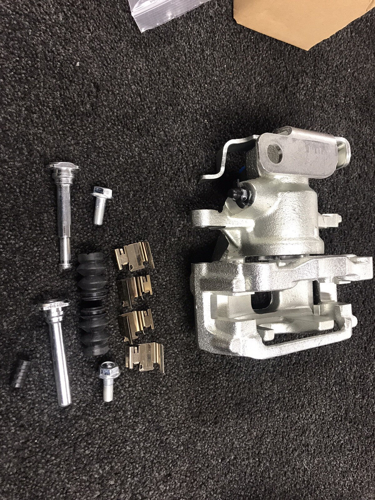 REAR RIGHT OS BRAKE CALIPER + BRACKET FORD TRANSIT MK7 2.2 2.4 TDCi 2006-2013 