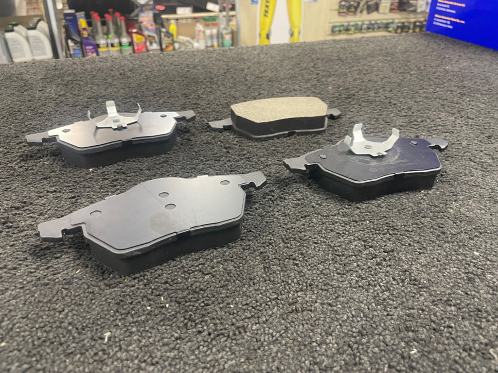 Brake Pads Set Front for Audi A3 TT VW Bora I Golf IV Skoda Octavia  8N0698151