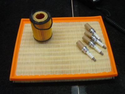VAUXHALL ASTRA 1.4 MK5 2004 ON  OIL  AIR  FILTERS SPARK PLUGS SERVICE KIT