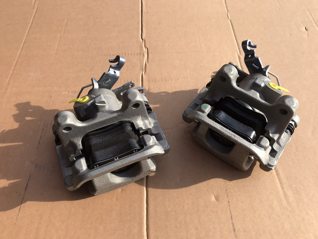2 GENUINE ORIGINAL VW REAR BRAKE CALIPER FOR VW CADDY MK4 TDi ALLTRACK COMPLETE