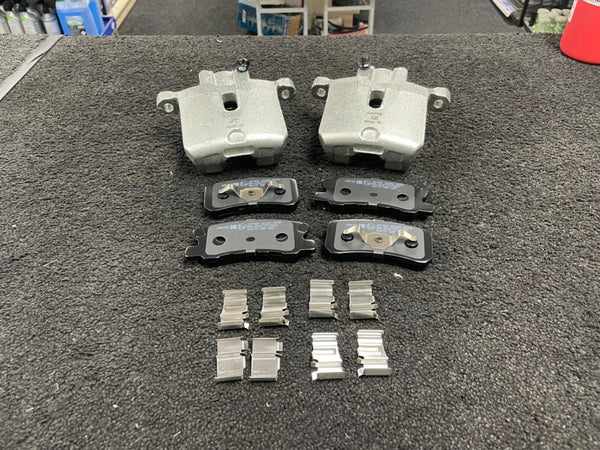 FOR MITSUBISHI SHOGUN PAJERO 3.2DID 3.5V6 2000-2013  REAR CALIPERS AND PADS