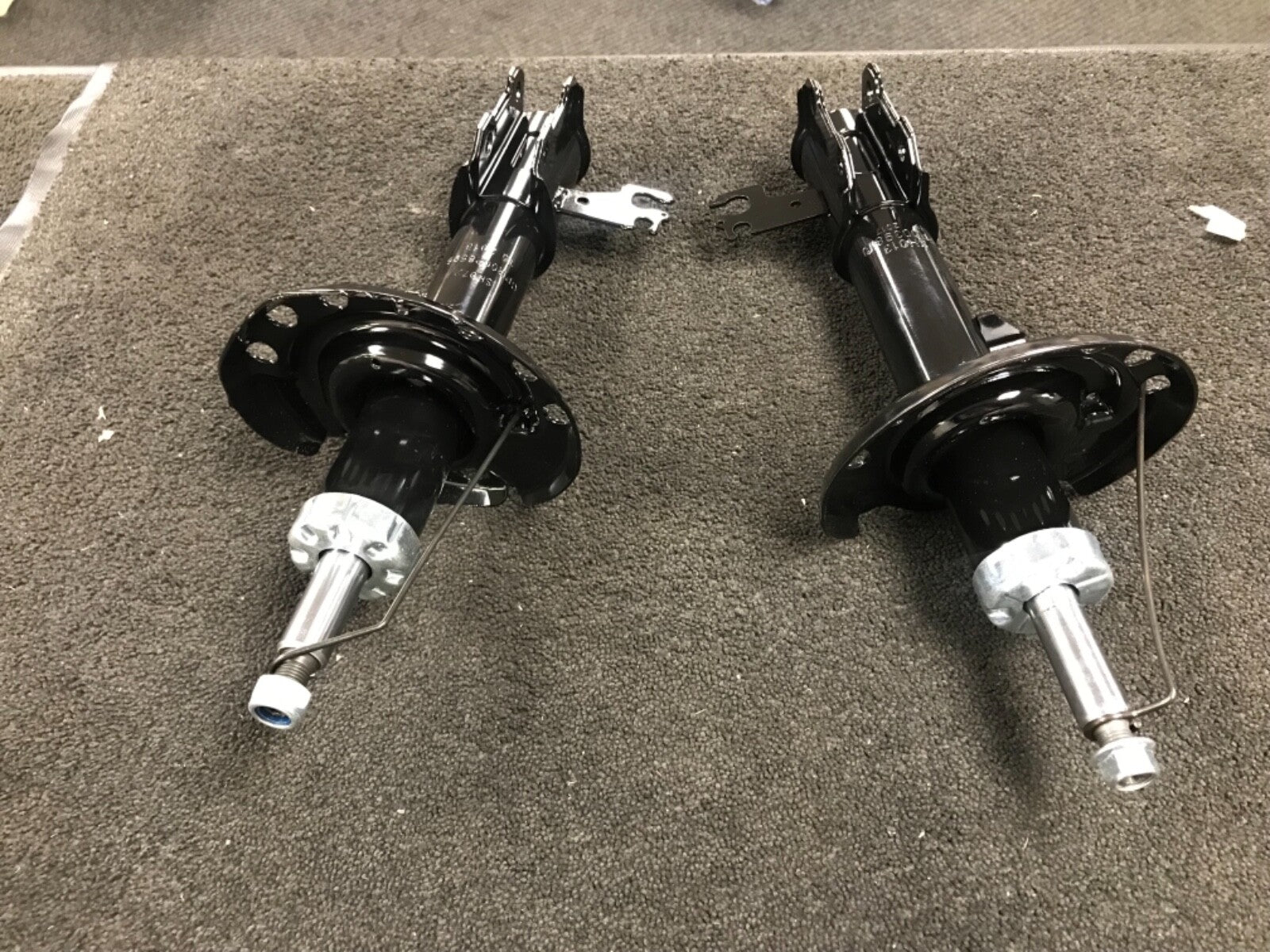 FOR VAUXHALL SIGNUM FRONT STRUT SHOCK ABSORBER ABSORBERS SHOCKER PAIR